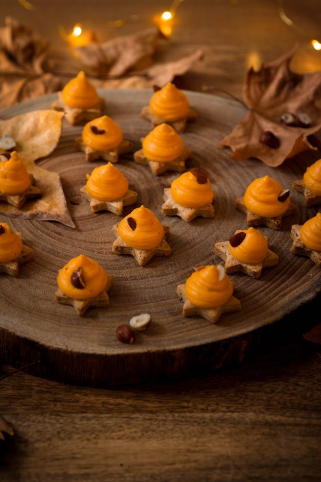 Etoiles de butternut aux épices pour apéritif de Noël - Christmas apetizer photography