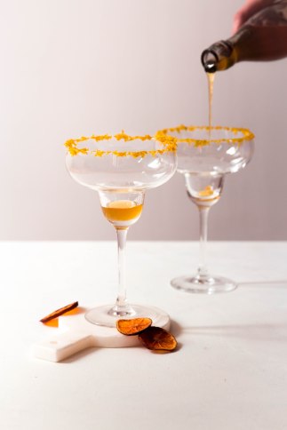 Cocktail de fêtes pétillant à base de prosecco et sirop de mandarine maison - photography