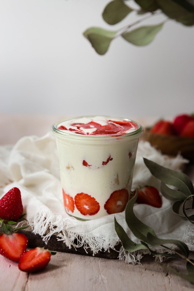 Tiramisu facile aux fraises et sirop de sureau - photography