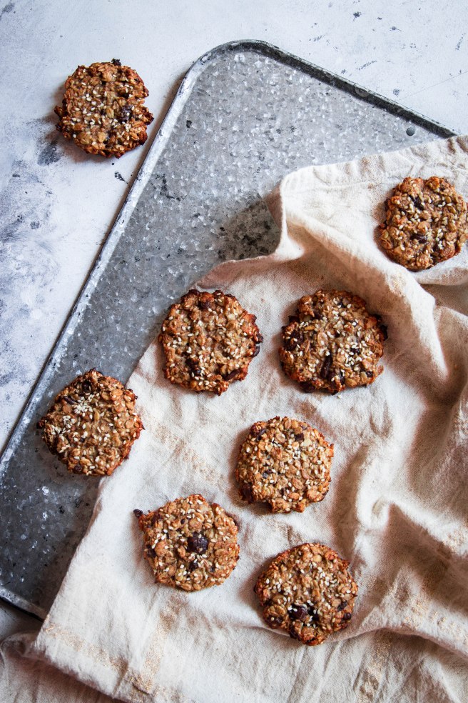 Cookies healthy aux flocons d'avoine, sésame et chocolat - photography