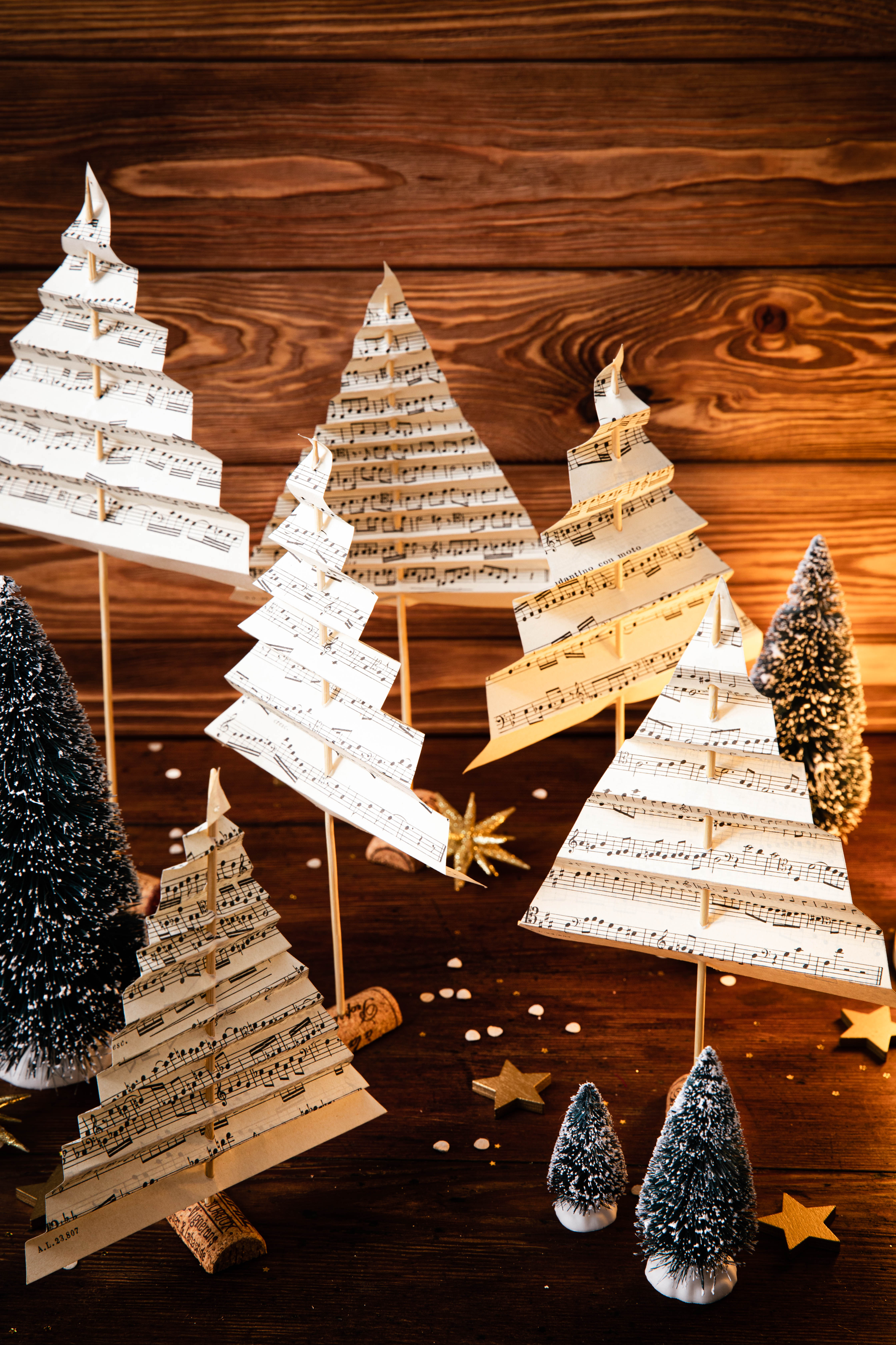 Comment réaliser des sapins de Noël en papier ? - DIY photography